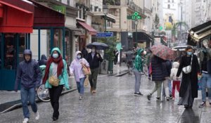 «Les Parisiens ont l’habitude de la pluie» : malgré la météo, les terrasses préparent leur réouverture