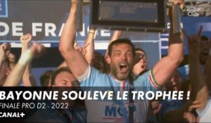 Bayonne soulève le trophée - Finale PRO D2