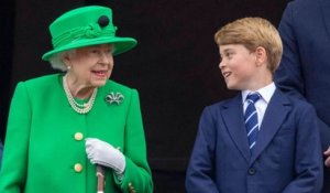 Jubilé : ce qu’Elisabeth II a vraiment dit au prince George au balcon de Buckingham Palace