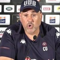 Top 14 : "L'euphorie mène dans le mur", Urios mobilise son équipe avant UBB - Clermont