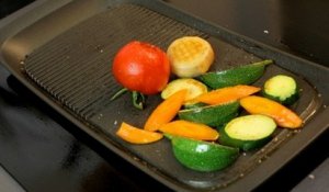 Cuire des légumes à la plancha