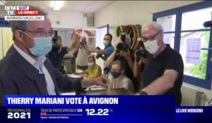 Régionales 2021: le candidat RN en PACA Thierry Mariani vote à Avignon