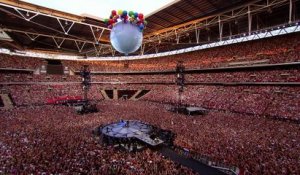 Take That - A Million Love Songs (Live At Wembley Stadium, London, UK / 2009)