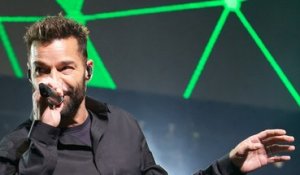 Ricky Martin : victime d'insultes homophobes, il refuse de se laisser abattre