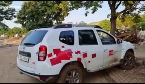 Un habitant filme les dégats après les inondation en Allemagne à Bad Neuenahr-Ahrweiler