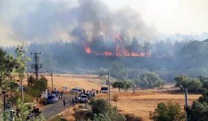 [En images] De féroces incendies frappent l'Europe et la Turquie