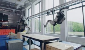 Les robots Boston Dynamics bluffent à nouveau en exécutant des saltos arrières