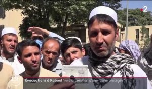 Afghanistan : Emmanuel Macron propose une zone protégée pour les milliers d'Afghans bloqués sur place