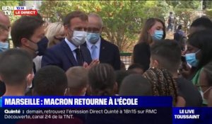 Marseille: Emmanuel Macron accueilli par les élèves d'une l'école du XIIIe arrondissement