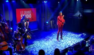 Imany interprète "Les voleurs d'eau" dans "Le Grand Studio RTL"