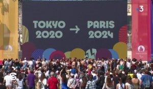 La cérémonie de passation entre les JO de Tokyo et Paris