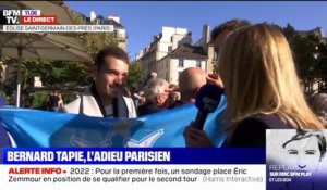Dfffes supporters de l'OM sont venus rendre hommage à Bernard Tapie à l'église de Saint-Germain-des-Prés à Paris