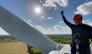 En Loire-Atlantique, Yannick Jadot prend de la hauteur pour défendre l'éolien