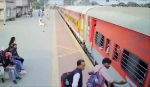 Descendre du train en Inde c'est plutôt risqué...