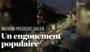 Cris de joie, chants et klaxons : le nouveau président chilien Gabriel Boric est acclamé par la foule