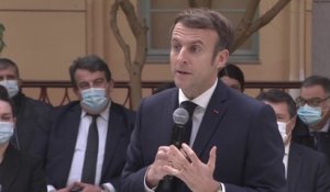 Harcèlement de rue: Emmanuel Macron annonce vouloir "tripler l'amende à 300 euros"