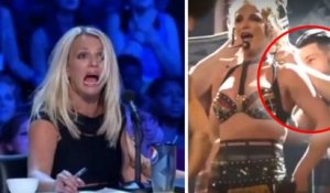Le soutien gorge de Britney Spears lâche en plein concert