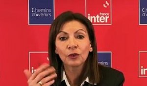 Anne Hidalgo refuse que l'on aide Eric Zemmour à obtenir ses 500 parrainages : "Il tient des propos anti-démocratiques et négationnistes et on va l'aider ? Mais de qui se moque-t-on ?"