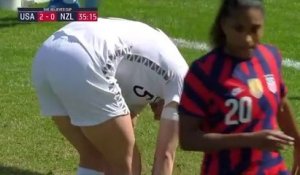 Une défenseuse de foot marque 3 buts contre son camp en sélection féminin