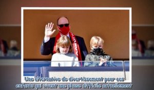 Albert II de Monaco - le prince divertit la princesse Gabriella et le prince Jacques dans les stades