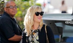 Exclu vidéo : Reese Witherspoon : virée très scrutée au restaurant à L.A. !