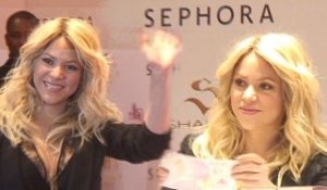Exclu vidéo : Shakira lance son nouveau parfum chez Sephora et nous avoue vouloir encore perdre quelques kilos !