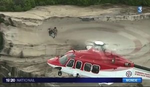 Le zapping du 10/11 : Australie : 2 touristes coincés sur une falaise menaçant de s’effondrer
