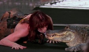 Le zapping du 26/10 : Elle fait des bisous à un crocodile