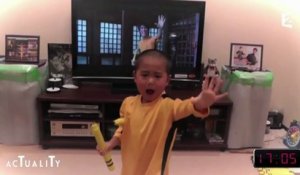 Le zapping du 08/02 : Un petit garçon imite Bruce Lee à la perfection !