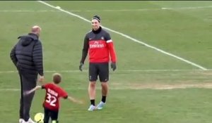 Vidéos : Le clan Beckham s’en prend à Zlatan !