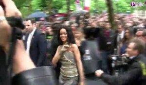 Exclu Vidéo : Best Of de l'année 2014 : En juin, Rihanna déclanchait l'hystérie de ses fans au Sephora des Champs-Elysées !