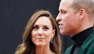 Kate Middleton choque le Prince William à Belize, sa robe face aux commentaires insultants