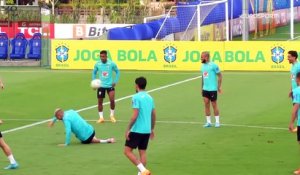 Le toro, un exercice pris au sérieux par Neymar and co. : des images de l'entraînement de la Seleção