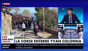 Corse-du-Sud: Une foule immense présente à l'intérieur et aux abords de l'église Latine de Cargèse lors des obsèques d'Yvan Colonna