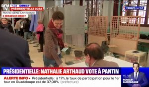 Présidentielle: Nathalie Arthaud vote à Pantin en Seine-Saint-Denis