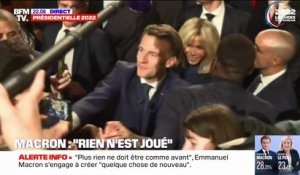 Bain de foule pour Emmanuel Macron, auprès de ses soutiens à Porte de Versailles