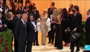 Mode : défilé de stars et extravagance au gala du Met à New York