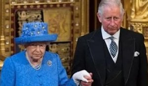 Row au cœur de la famille royale alors que les conseillers de la reine sont relégués à la «pièce maî