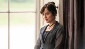 Persuasion : l’adaptation du roman de Jane Austen avec Dakota Johnson dévoile sa bande-annonce romantique