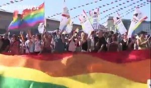 La Marche des Fiertés LGBTQ+ à Istanbul a une nouvelle fois été violemment réprimée par la police turque, qui a procédé à des dizaines d'arrestations dont celle d'un photographe de l'AFP