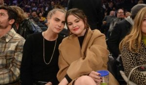 Cara Delevingne se confie sur son baiser avec Selena Gomez