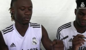 Real Madrid - Séance d’autographes pour les joueurs !