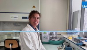 Agnès Pétreau, responsable du "pole analyse des données environnementales"  chez Rivages Pro-tech, à Bidart, qui analyse quotidiennement s'il y a pollution ou non de l'eau au Pays basque.