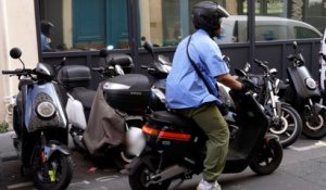 À Paris, la ruée sur les scooters électriques «pour ne pas payer le stationnement»