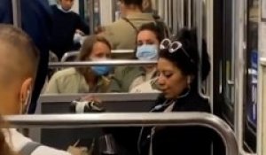 "Les gens dans le métro", le compte Instagram qui compile les moments insolite dans le métro