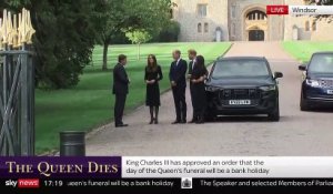 Regardez le prince William, héritier de la couronne, et son frère Harry, ainsi que leurs épouses respectives Kate et Meghan ensemble devant le château de Windsor