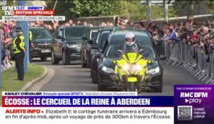Le cercueil de la reine Elizabeth II traverse à Aberdeen en Écosse, toujours dans un silence total