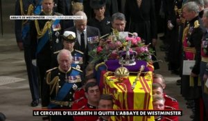 La procession du cercueil de l'Elizabeth II vers l'Arc de Wellington a débuté
