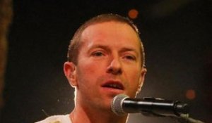 Chris Martin : les poumons du leader de Coldplay lâchent, le groupe arrête tout !