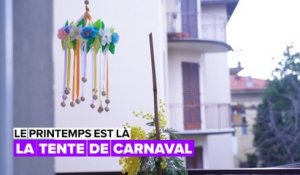 Le printemps est là : la tente de carnaval en suspension
